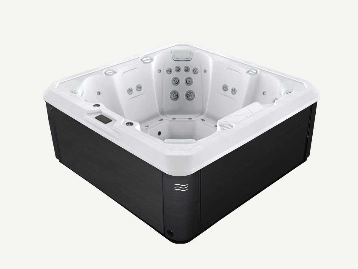HCB330-Tahiti-oasis jacuzzi buitenkant